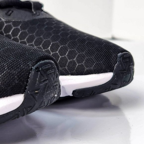 Nike Legend Essential 2 Women's  Athletic Black White Running Shoes CQ9545-001 - Picture 5 of 10